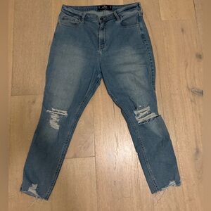 Hollister Curvy High Rise Crop Super Skinny Jeans